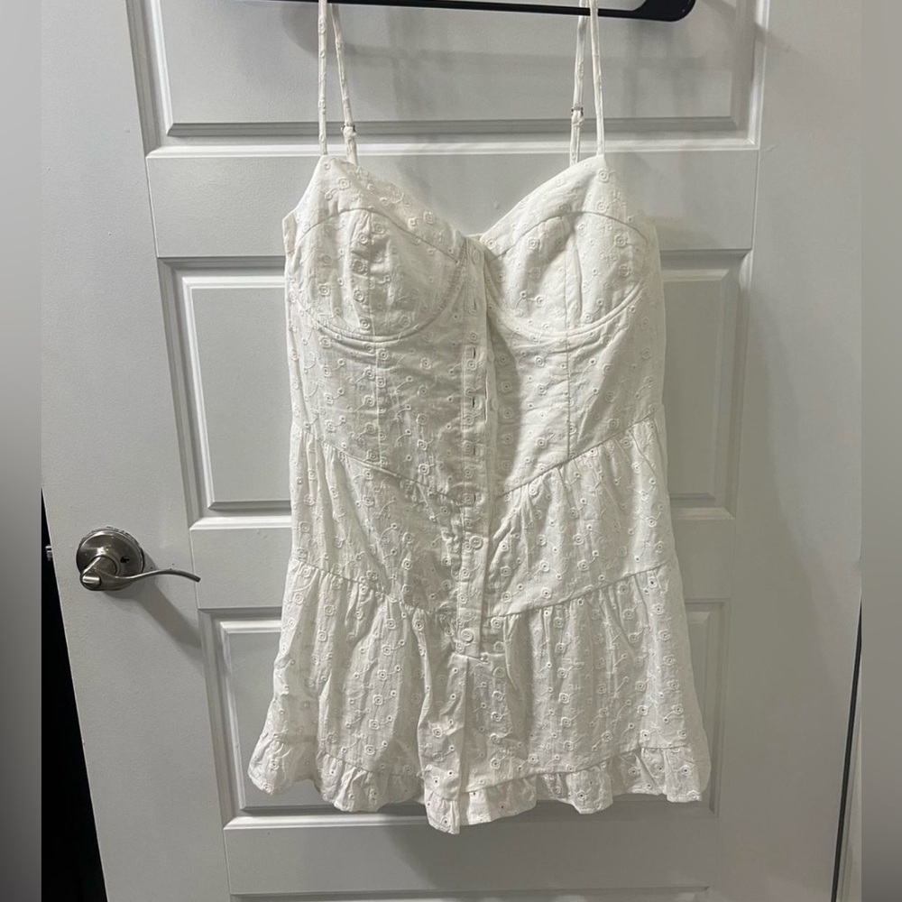 Le Lis | White Lace Button-Down Romper | Size Large